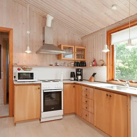 Nyaraló Two-bedroom Holiday In 16 *