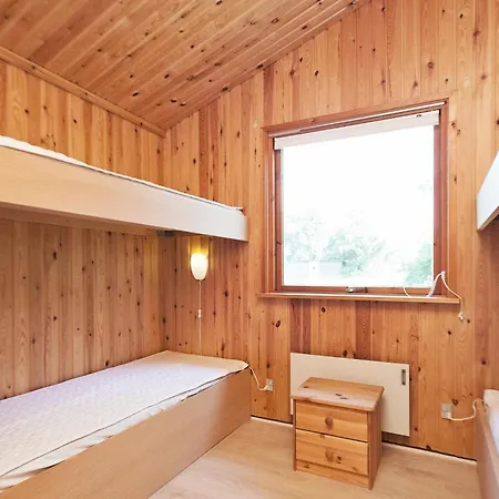 Two-bedroom Holiday In 16 *