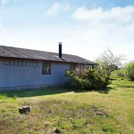 Two-bedroom Holiday In 16 Nyaraló Kramnitse